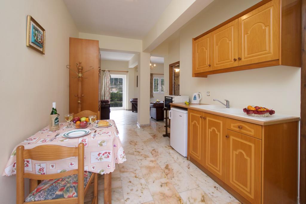 Boulevard Panorama Suites Agia Efimia Esterno foto