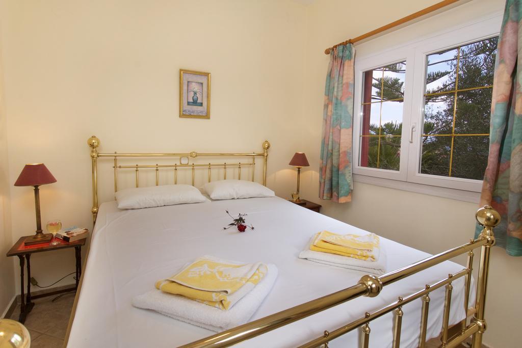 Boulevard Panorama Suites Agia Efimia Esterno foto