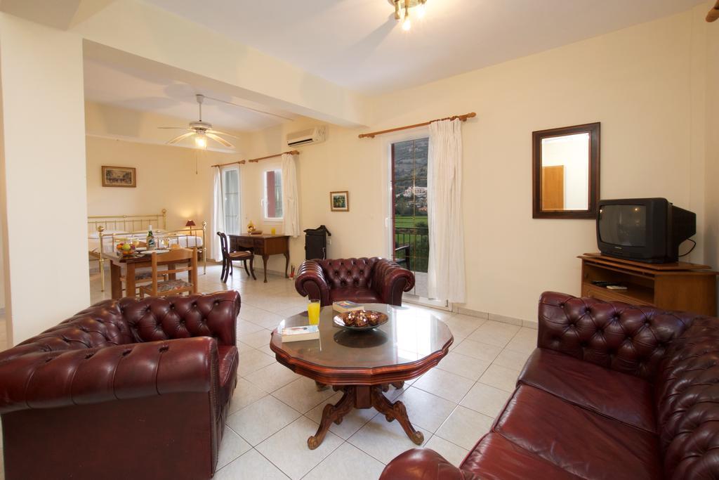 Boulevard Panorama Suites Agia Efimia Esterno foto